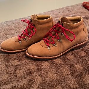 Oak street bootmakers mens size 10 suede chukka boot.